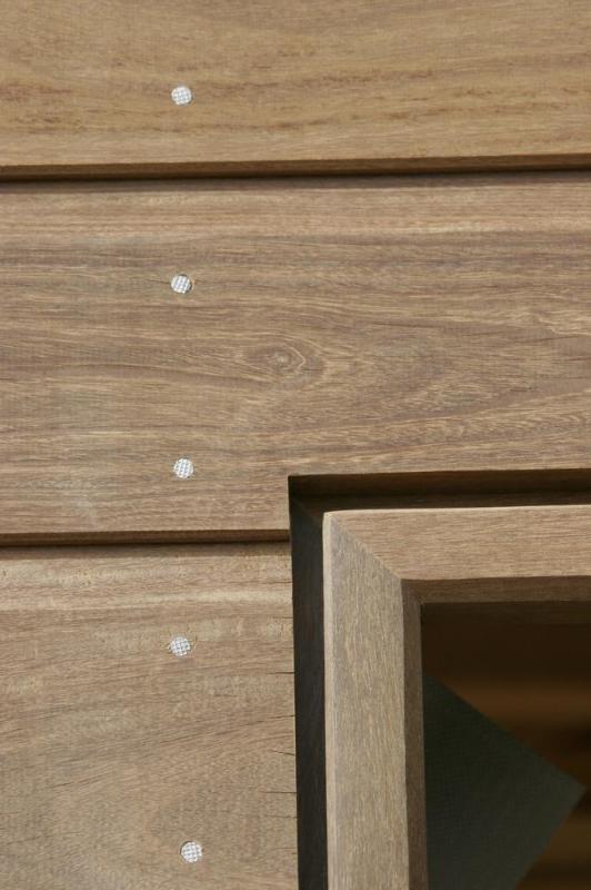 Bois massif ou plaqu&eacute;, quel mat&eacute;riau privil&eacute;gier pour un meuble TV sur mesure ?